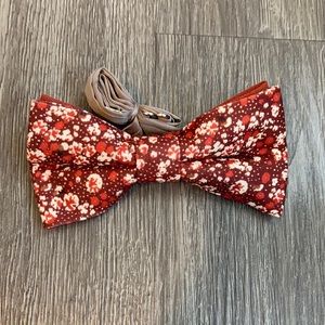 7 beautiful unused bow ties from Etsy. Fall themed.